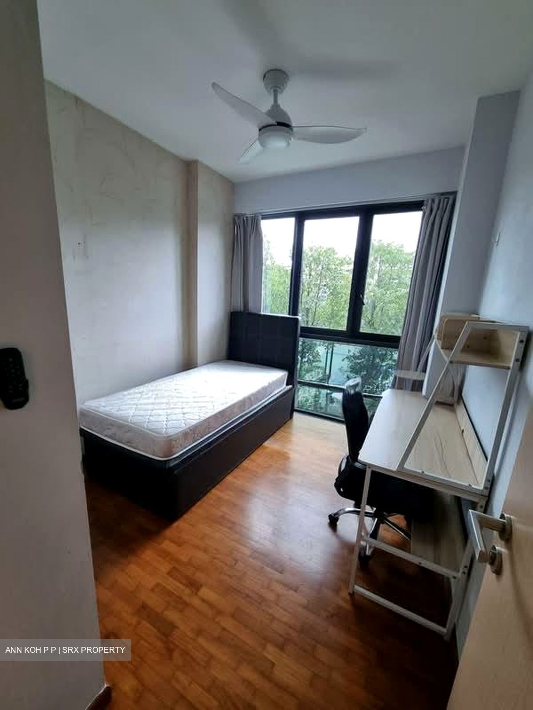 Esparina Residences (D19), Condominium #576139251